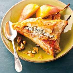 Pastilla au Bleu d’Auvergne, poires, noix et miel