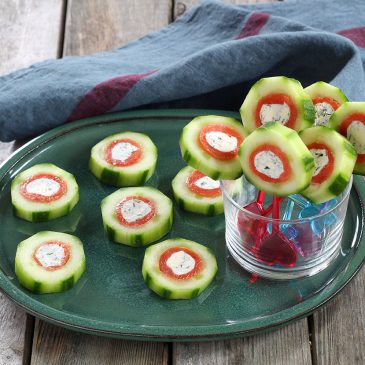 Sucettes de concombre, saumon fumé et Fourme d’Ambert