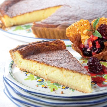 Tarte à la tomme fraîche de Cantal et coulis de myrtilles