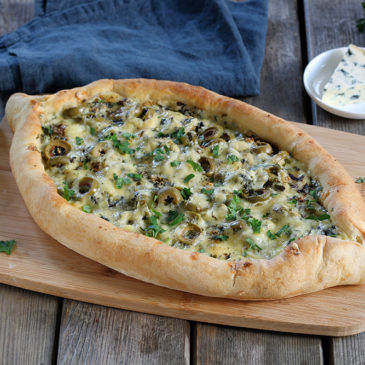 Pide Pizza à la Fourme d’Ambert