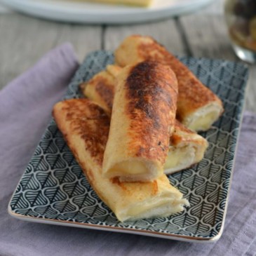 Roulés de pain perdu à la noisette et Saint-Nectaire