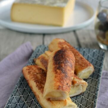 Roulés de pain perdu à la noisette et Saint-Nectaire