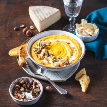 Velouté de carottes au Saint-Nectaire laitier, noisettes et épices douces !