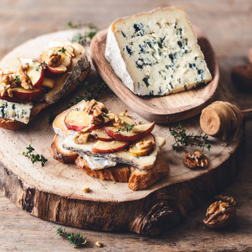 Toast de pommes rôties au miel et au Bleu d’Auvergne